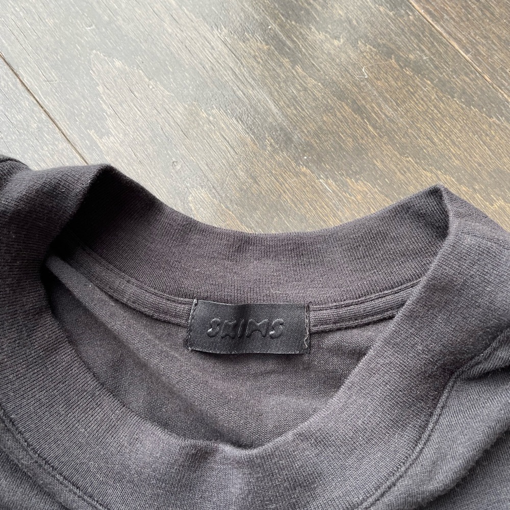 SKIMS Black Boyfriend Tee!! - Picture 5 of 7